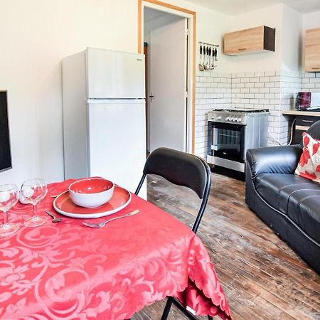 Awesome Home In Saint-Sever-Calvados With Kitchen Exteriér fotografie