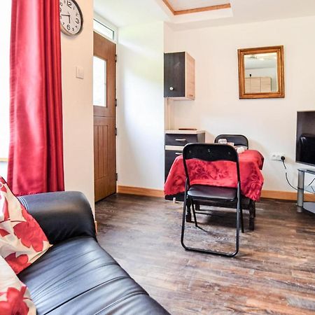 Awesome Home In Saint-Sever-Calvados With Kitchen Exteriér fotografie