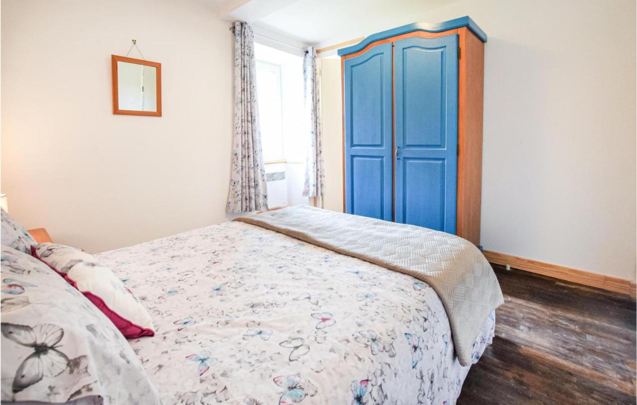 Awesome Home In Saint-Sever-Calvados With Kitchen Exteriér fotografie
